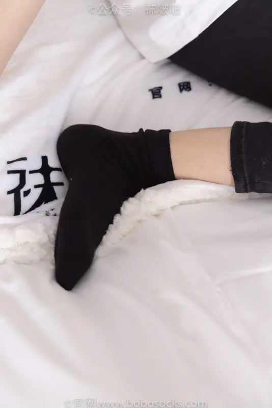 [BoBoSocks袜啵啵]NO.055 稚予-斯凯奇运动鞋、白棉袜、黑棉袜 0